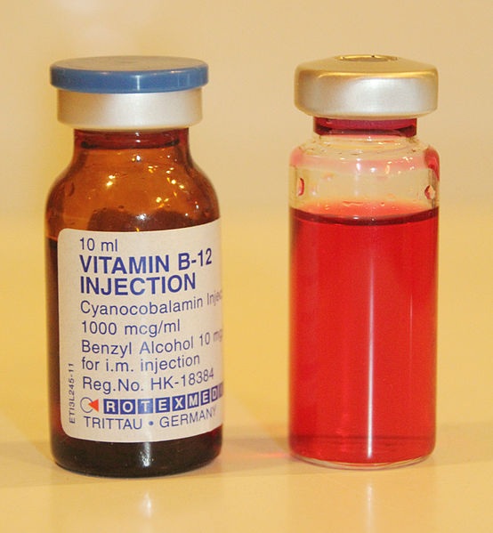 vitamin B12 vial