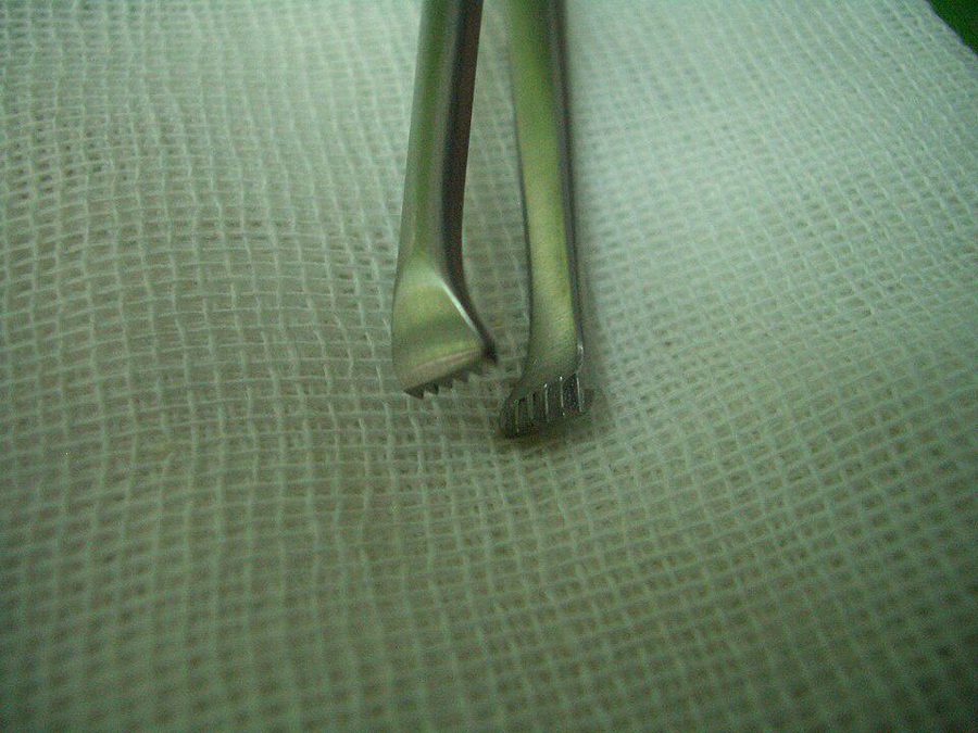 Allis' forceps