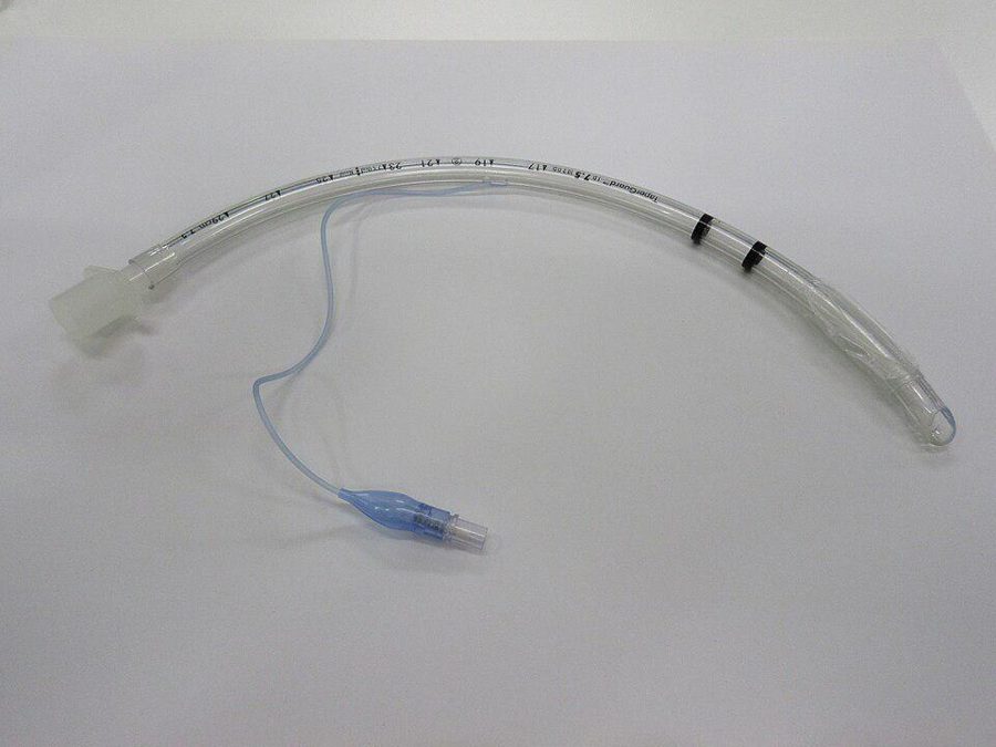 Cuffed endotracheal tube