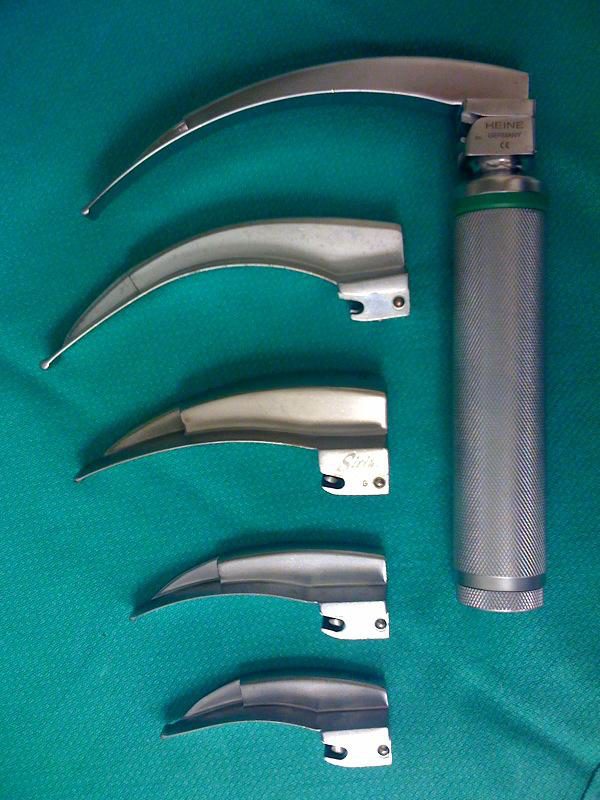 Laryngoscope (Macintosh blades)